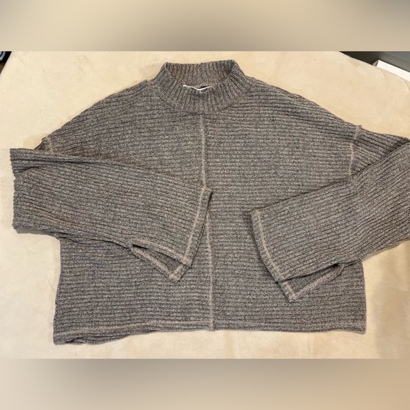 Project Social T Sweater - Picture 9 of 9